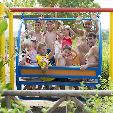 Trendy Verbena Resort Side