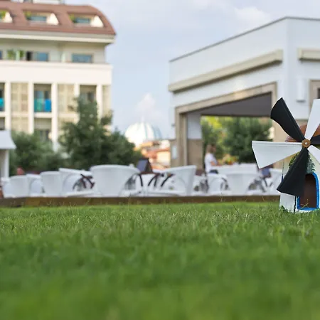 Trendy Verbena Semesteranläggning (resort) Side